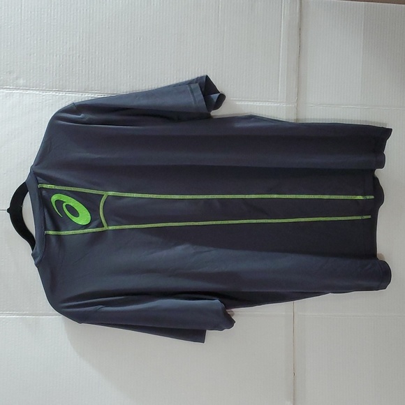 Two ASICS active tops 2XL& 2XLT-C - Picture 3 of 9